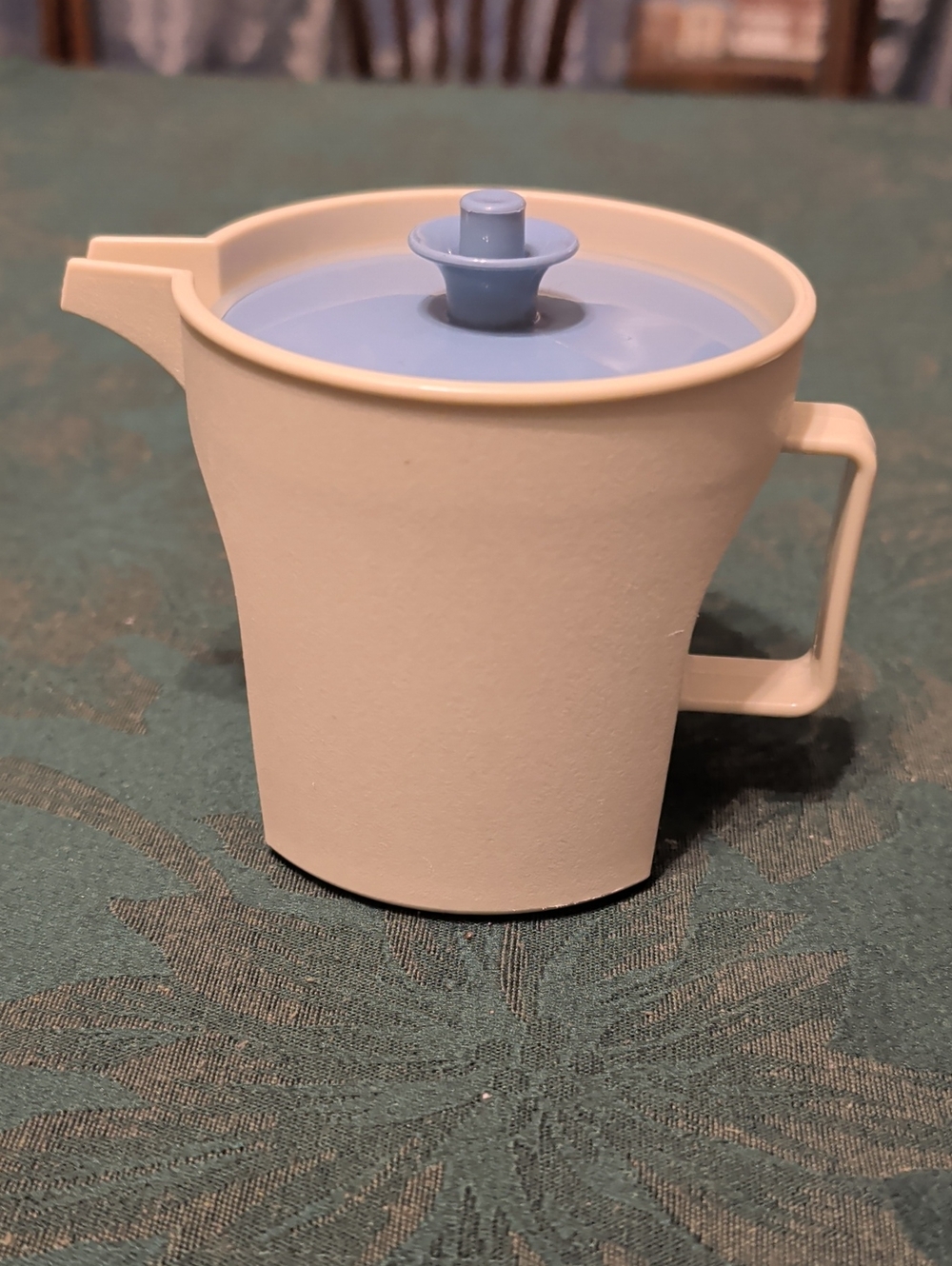 Tupperware Cream Pitcher with Light Blue Lid - Compact Pouring Jug